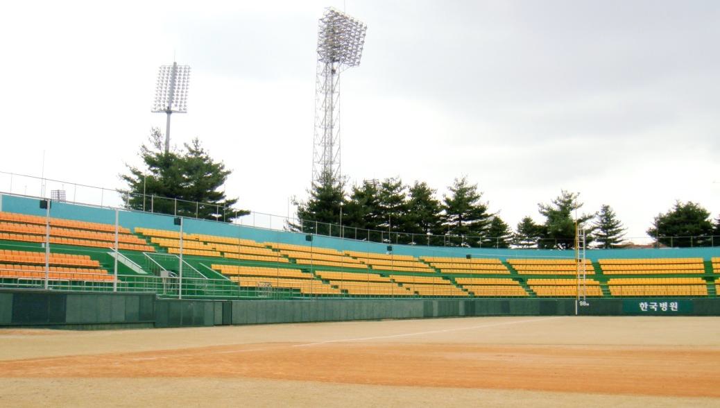 청주종합경기장 야구장