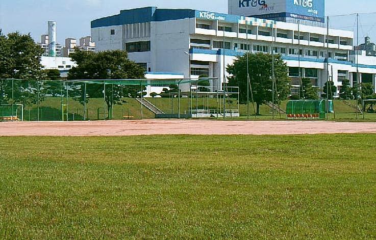 KT&G 야구장(해피수원야구장)